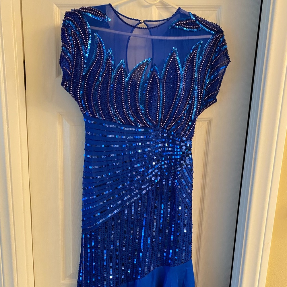 Blue sequin/beads dress size 6 excellent cond. on me it’s below knee I’m 5-6”